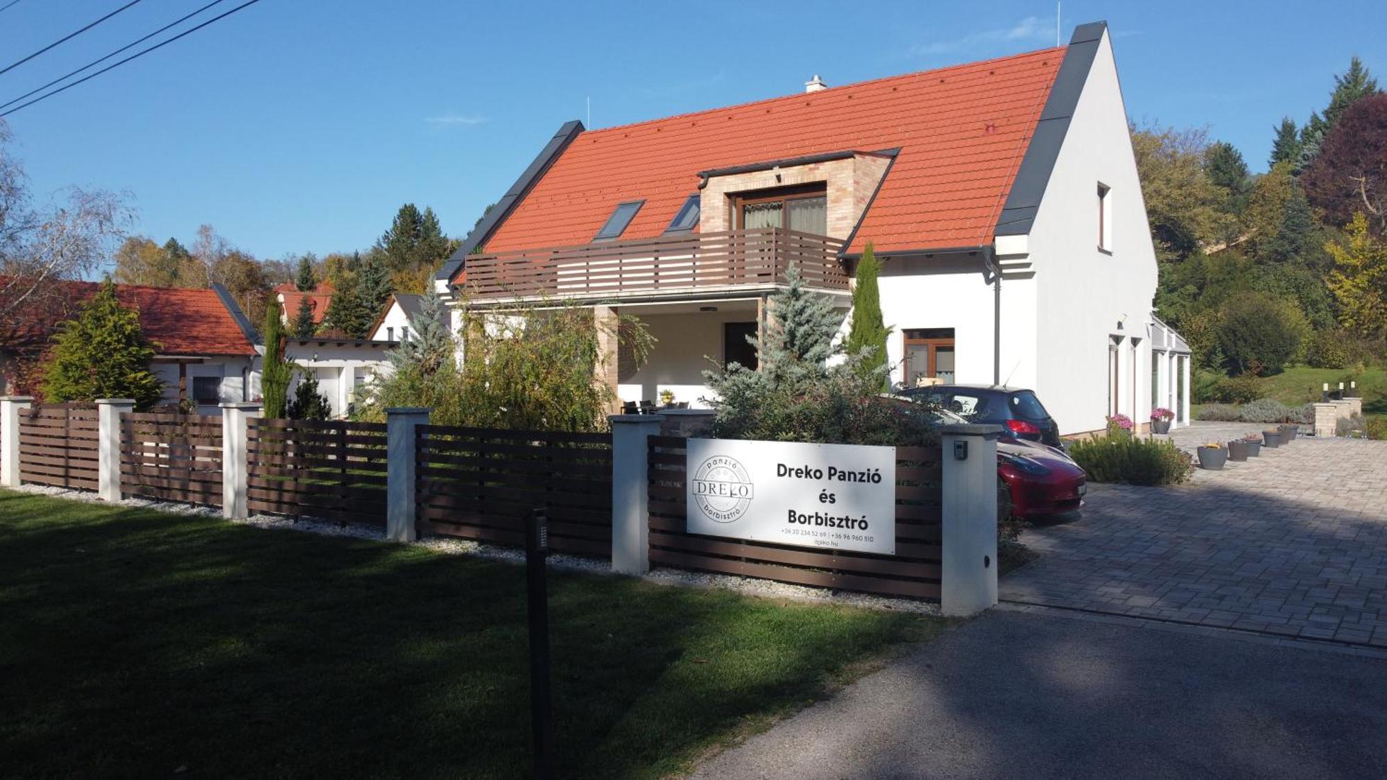 Bed and Breakfast Dreko Panzio & Borbisztro Győrújbarát Esterno foto