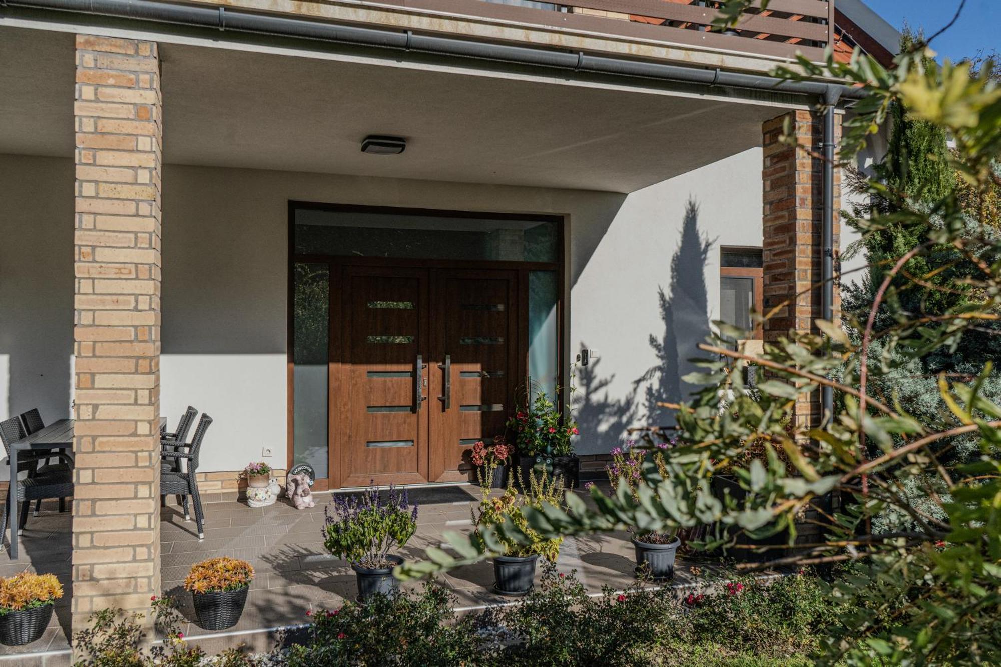 Bed and Breakfast Dreko Panzio & Borbisztro Győrújbarát Esterno foto