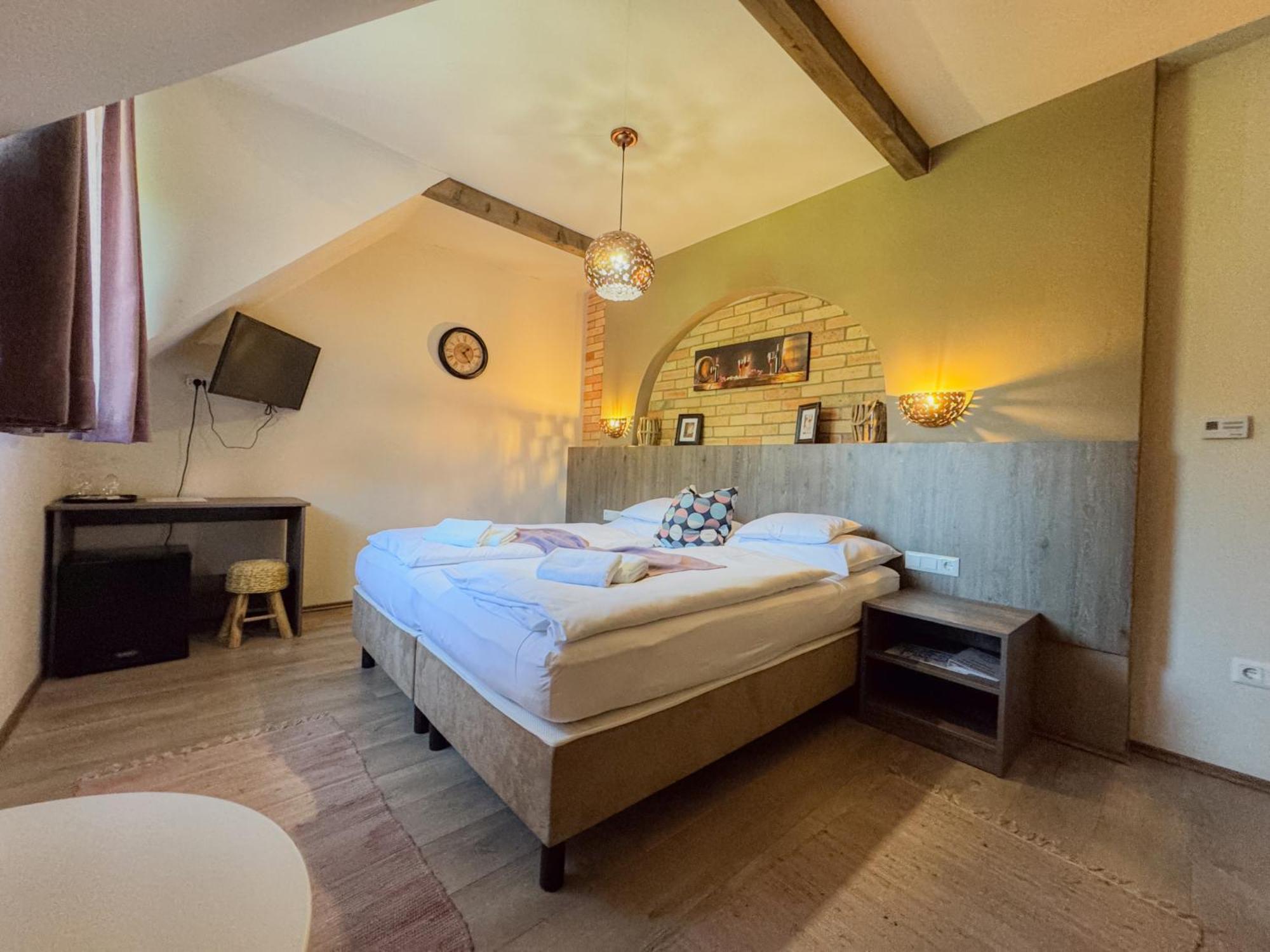 Bed and Breakfast Dreko Panzio & Borbisztro Győrújbarát Esterno foto