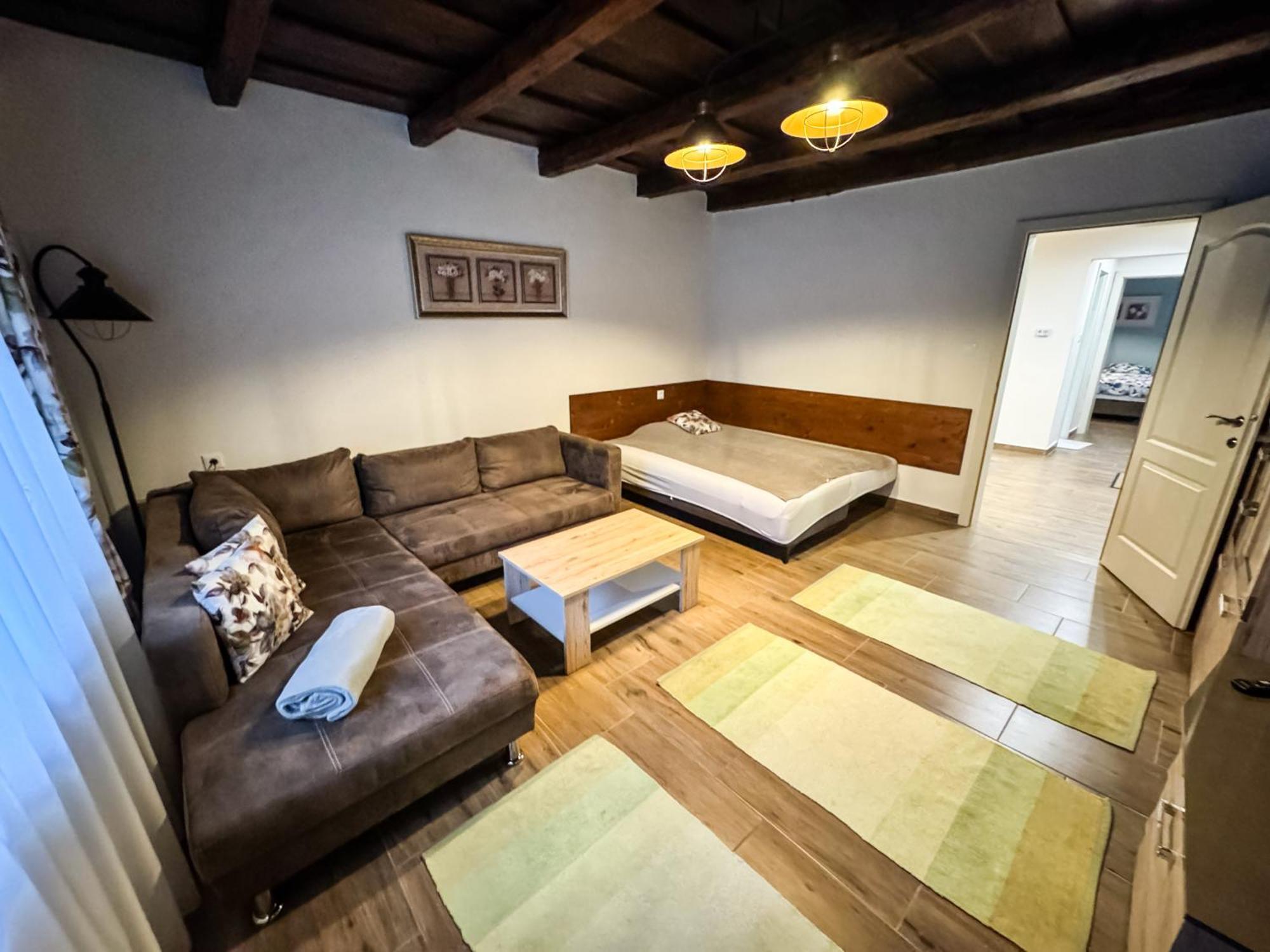 Bed and Breakfast Dreko Panzio & Borbisztro Győrújbarát Esterno foto