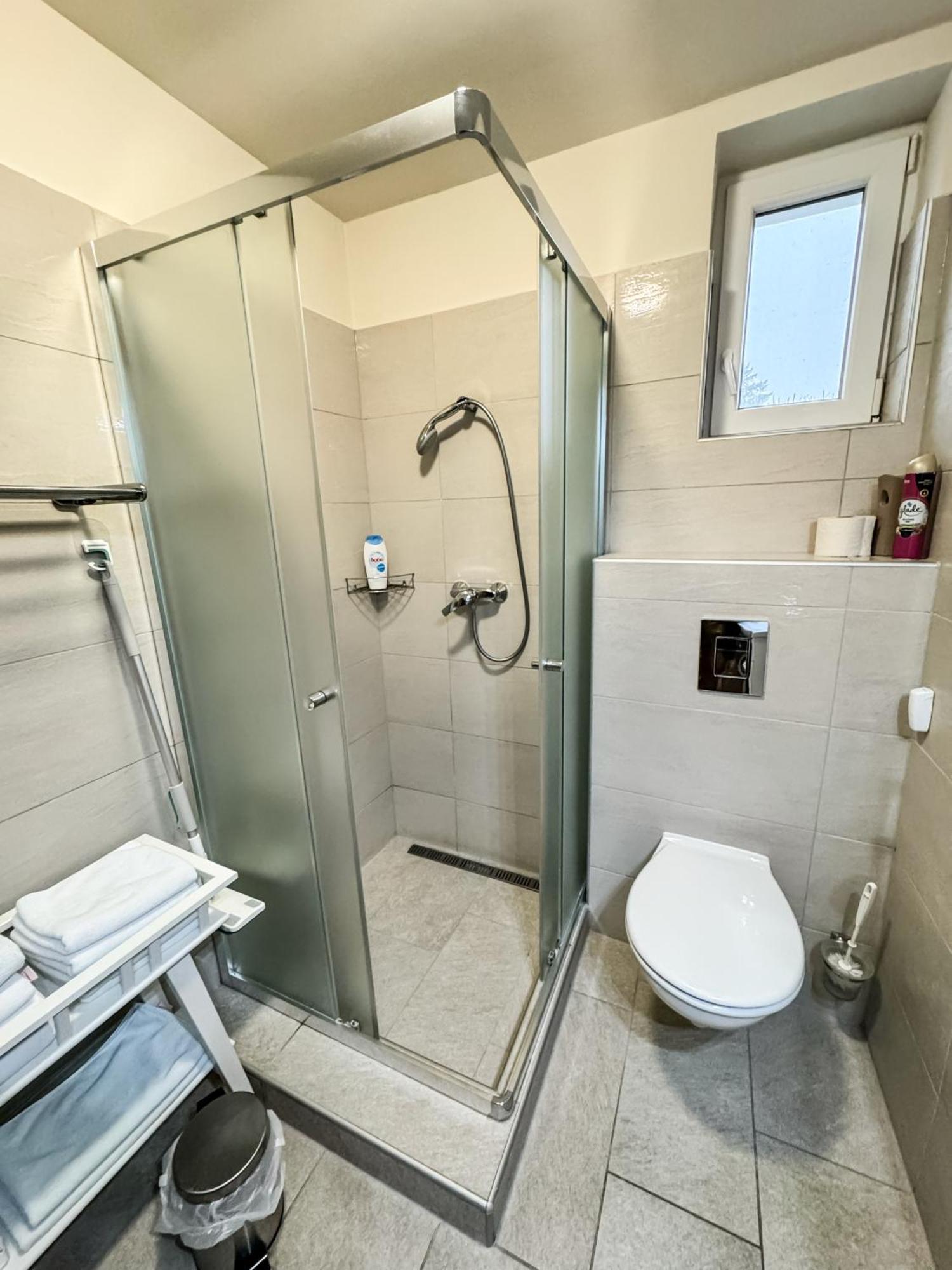 Bed and Breakfast Dreko Panzio & Borbisztro Győrújbarát Esterno foto